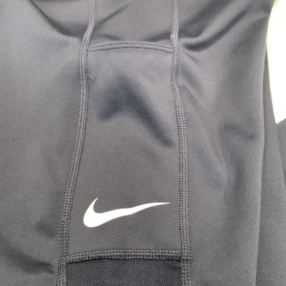 Nike Women’s Tights. - Picture 3 of 8